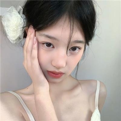 玛丽莲有深黑之眸